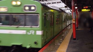 各駅停車は古い車体