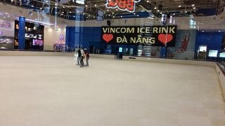 アイススケートリンクを発見