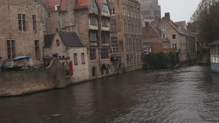 アムステルダムの運河よりは