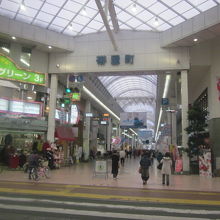 二丁目商店街入口（東側）の様子