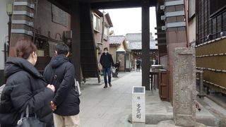 時の鐘に隣接の神社