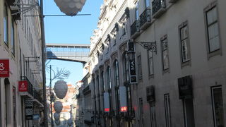 南北に延びる歩行者天国