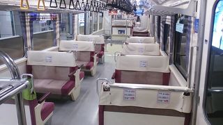 列車によっては４人掛けボックスシートの車両が運転されています。