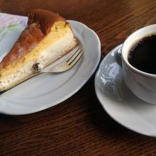 ２階でケーキ＆珈琲