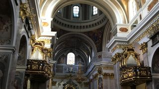 ザグレブの首都、リュブリアナにある豪華な大聖堂