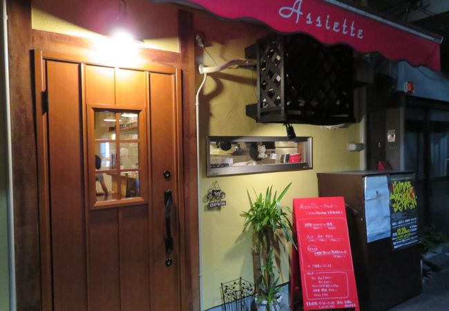 エキニシの落ち着いたビストロ