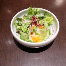セットのサラダ