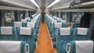 早朝の土讃線の様子