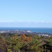 小木津山自然公園から太平洋を見る。