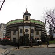 「ボリャオン市場」の北側にある礼拝堂