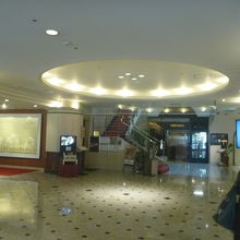 入口は、ホテル･レクストン鹿児島のロビー奥です。