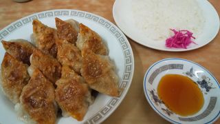 人気の餃子屋さん