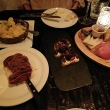 ハンガーステーキとマッシュポテト　＄17