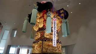 新居浜太鼓祭りの神輿が展示されていて