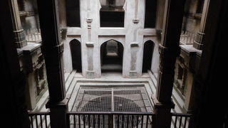 アダーラジ階段井戸