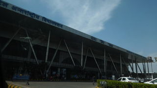 アーメダバード空港 (AMD)