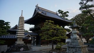 空海ゆかりの名水「杖の渕」の説明板も