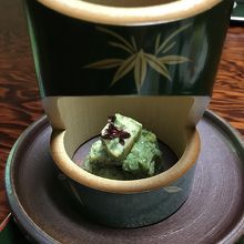 竹筒に入った筍料理