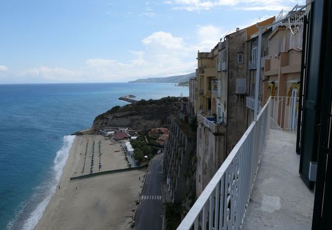 トロペア（ヴィーヴォ・ヴァレンツア県）からストロンボリ島日帰り観光可能です！
