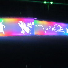 色鮮やかなLED電飾にしばし目を奪われました…