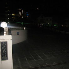 上から見ると、案外普通の地味な橋ですけどね…( ´∀｀ )。