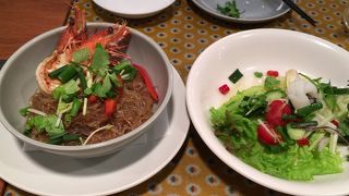 コカレストラン＆マンゴツリーカフェ