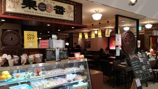 カラフルデザートも