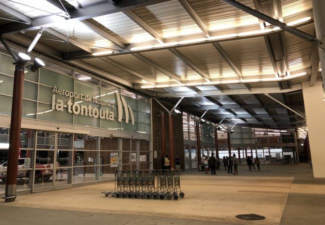ヌーメア=ラ トントゥータ国際空港 (NOU) La Tontouta International Airport (NOU)