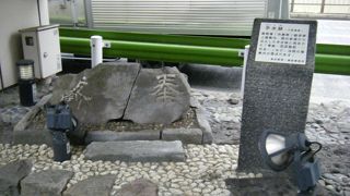 歴史のある手水鉢