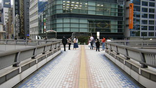 大きな歩道橋