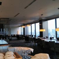 広々したクラブラウンジ