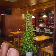 昭和感ある店内。