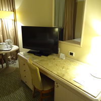 ３２インチTV　湯沸かしポットもあります