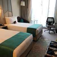 スーツケース大を広げても、充分歩ける広さです。