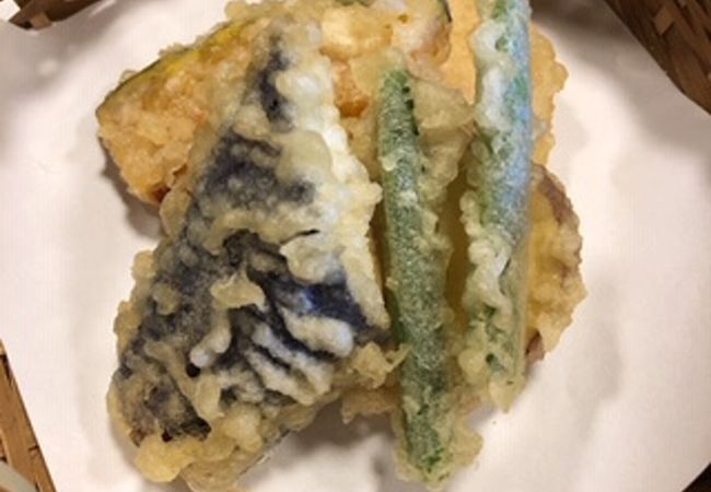 明るい時間から飲める店