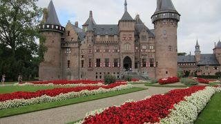 お城と庭園は見事！