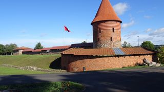 お城らしくない外観にビックリ