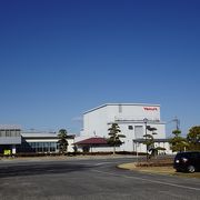 土曜日も工場見学が可能 （ヤクルト本社茨城工場）