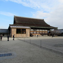 そしてメインの「紫宸殿」、厳かな雰囲気があります