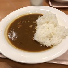 夕食のカレーです