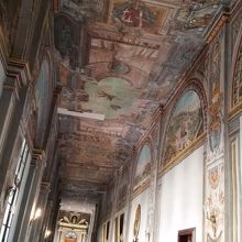 鎧の騎士はいません