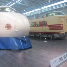 やはり最大の見所は車両展示ですね。