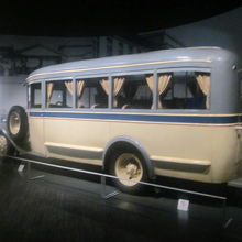 地味に、国鉄バスの第一号車両（ボンネットバス）が！