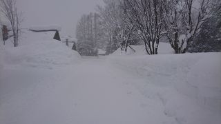 温泉、キャンプ場がある