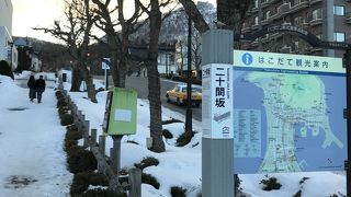 夜間はライトアップ