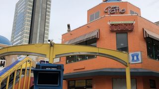 映画館が入っています