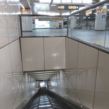 上りホームは地下４階