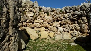 巨人女性崇拝の神殿