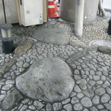 間知石と切り石 