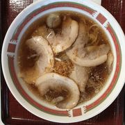 これぞ淡路島！醤油ラーメンに玉ねぎは絶妙の味！